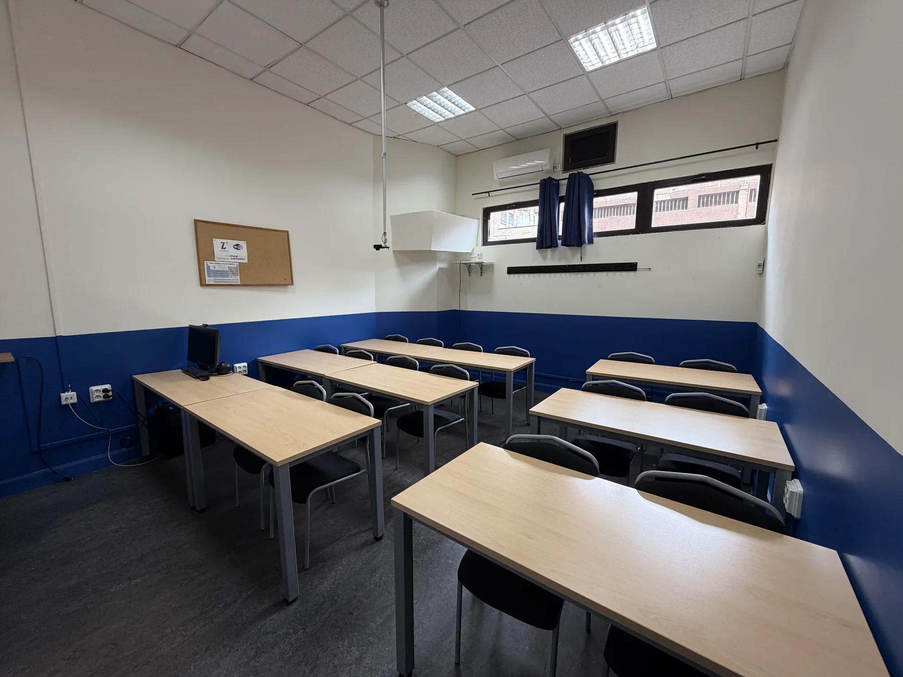 Primera vista del interior del aula 1 de Zilargi Academia