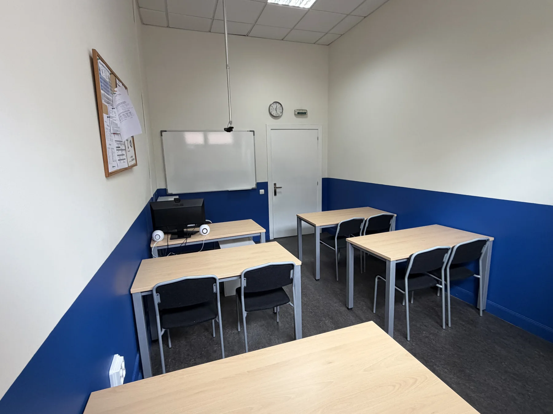 Segunda vista del interior del aula 2 de Zilargi Academia