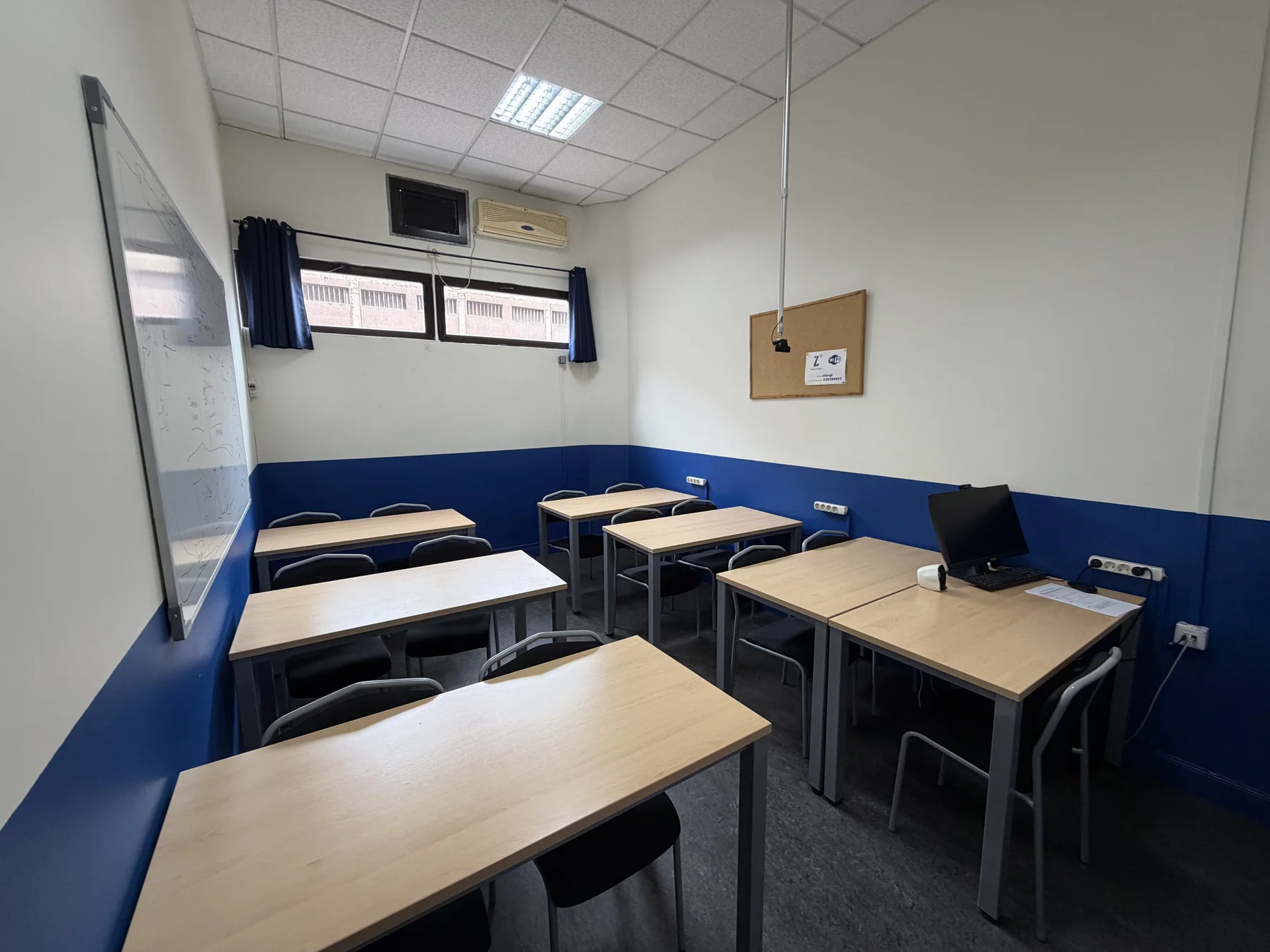 Primera vista del interior del aula 3 de Zilargi Academia