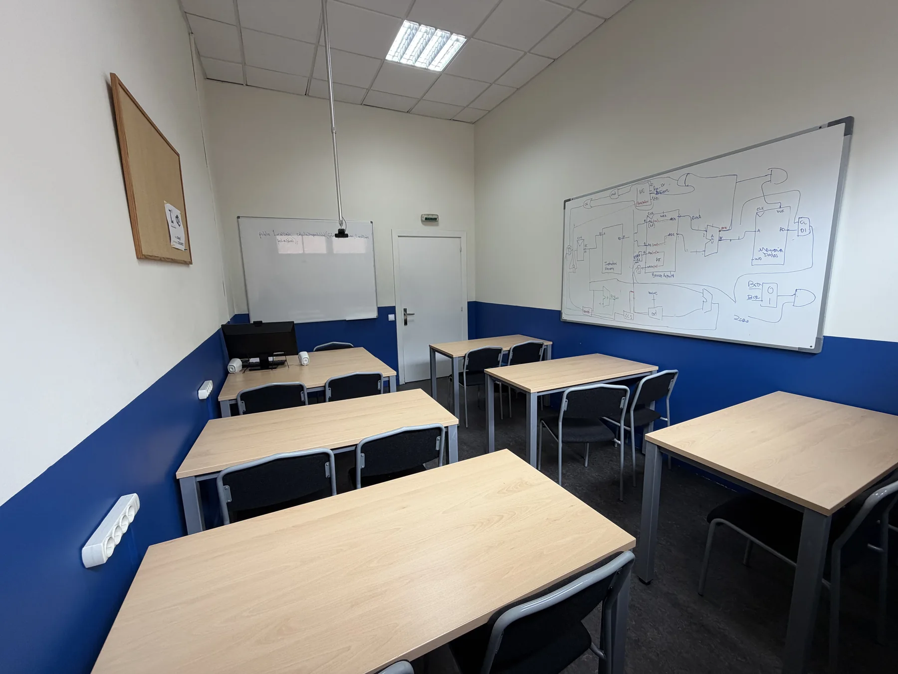 Segunda vista del interior del aula 3 de Zilargi Academia